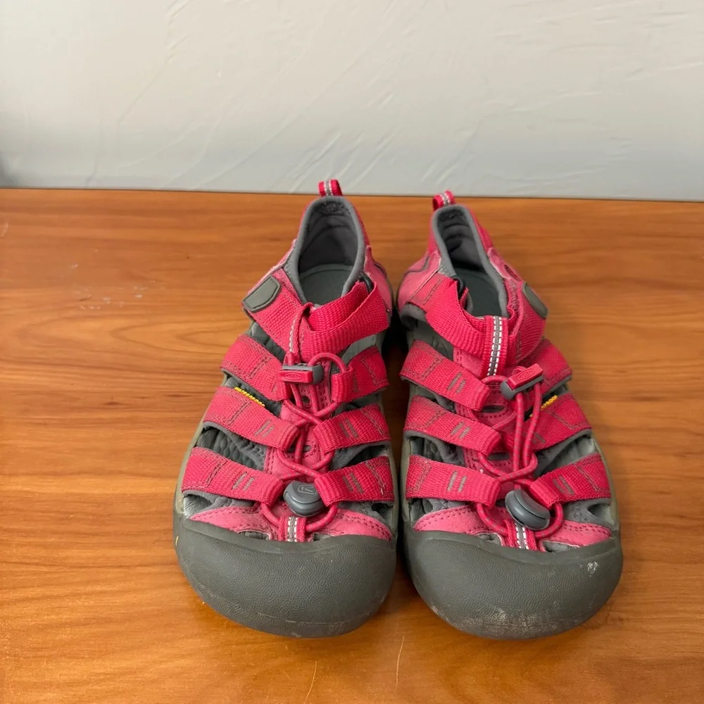 Keen Girl Kids Newport H2 Waterproof Sandal Hiking Shoe Closed Toe Pink Dahlia 4